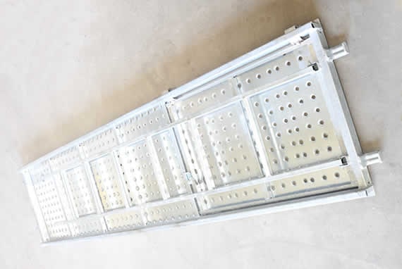 Passerelle aluminium avec escalie